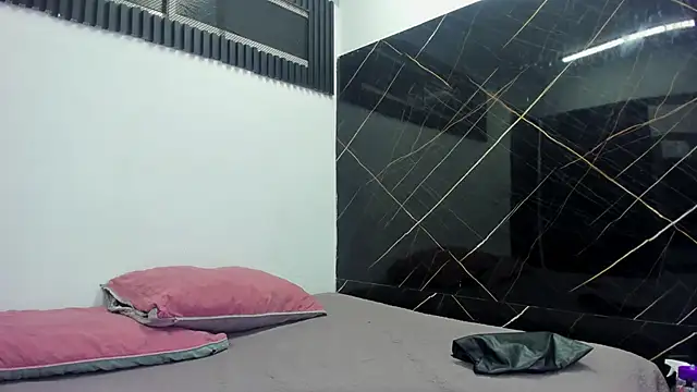 Ana-Spencer online show from February 2, 2026, 11:42 am