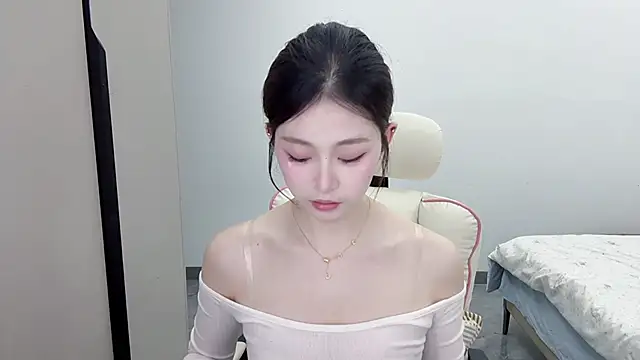 Snapshot of DYyyyyy-- chatting on February 1, 2026, 12:03 pm DYyyyyy-- online show from February 1, 2026, 12:03 pm