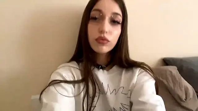 CutieWorm online show from February 1, 2026, 11:19 am