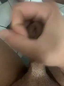 bruniinhoo1910 online show from February 16, 2026, 8:57 am