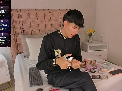 noah lewiss online show from February 26, 2026, 10:26 am