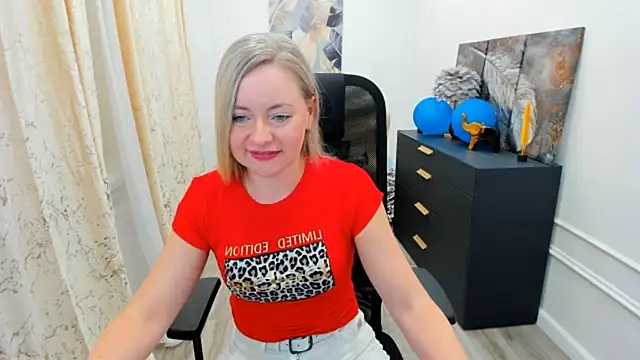 Snapshot of CharlotteKerti chatting on May 31, 2026, 6:09 pm CharlotteKerti online show from May 31, 2026, 6:09 pm