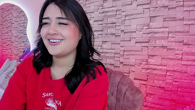 Snapshot of Elarossie chatting on February 15, 2026, 2:56 am Elarossie online show from February 15, 2026, 2:56 am