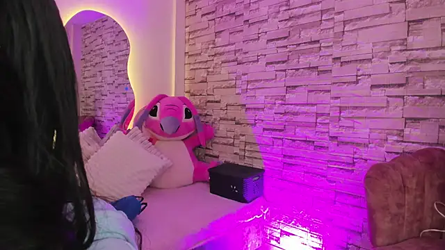 Elarossie online show from March 24, 2026, 1:16 am