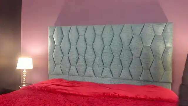 Lia tomson online show from February 23, 2026, 7:03 pm