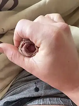 twankletoes1234 online show from March 23, 2026, 10:04 am