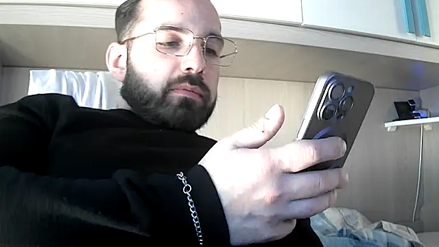 Snapshot of no-name15 chatting on February 22, 2026, 3:02 pm no-name15 online show from February 22, 2026, 3:02 pm