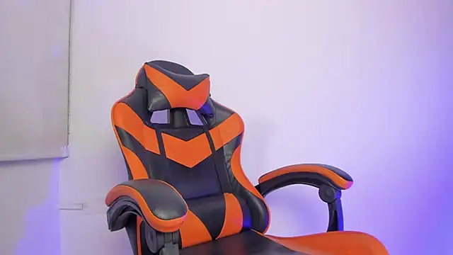 Senpai Lover  online show from March 6, 2026, 8:37 pm