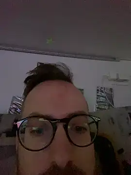 Snapshot of io1Elian chatting on July 19, 2026, 2:47 pm io1Elian online show from July 19, 2026, 2:47 pm