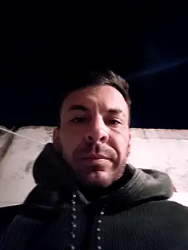 Snapshot of Bluntt55 chatting on February 16, 2026, 2:32 am Bluntt55 online show from February 16, 2026, 2:32 am