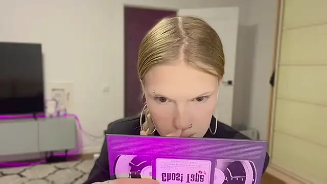 Snapshot of DannSago chatting on February 27, 2026, 5:13 pm DannSago online show from February 27, 2026, 5:13 pm