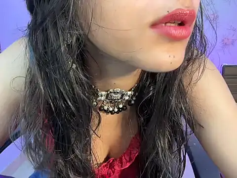 Snapshot of Glossy_Girl chatting on February 20, 2026, 2:19 pm Glossy Girl online show from February 20, 2026, 2:19 pm