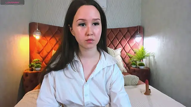 Snapshot of MonicaBev chatting on February 15, 2026, 8:08 pm MonicaBev online show from February 15, 2026, 8:08 pm