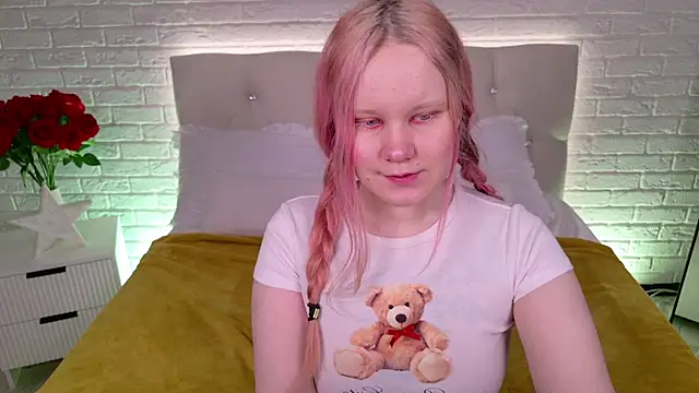 AnnieVibe online show from March 23, 2026, 5:35 pm