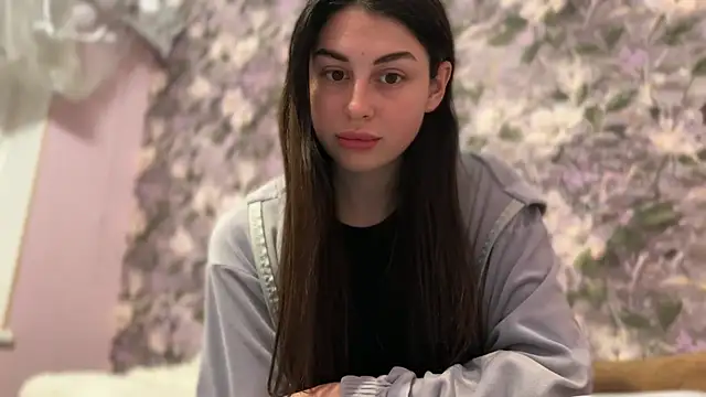 LiluMartiznir online show from April 9, 2026, 6:14 pm