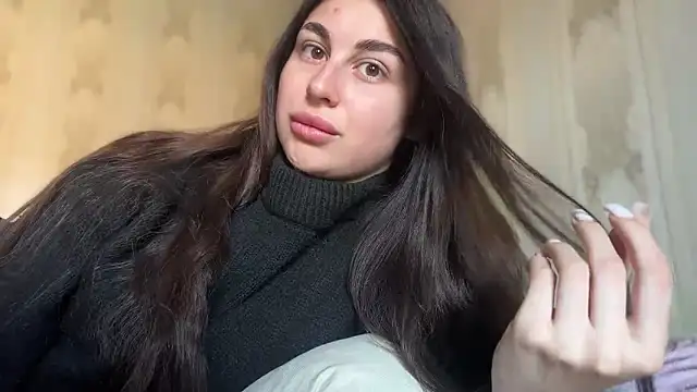 LiluMartiznir online show from April 13, 2026, 6:28 am