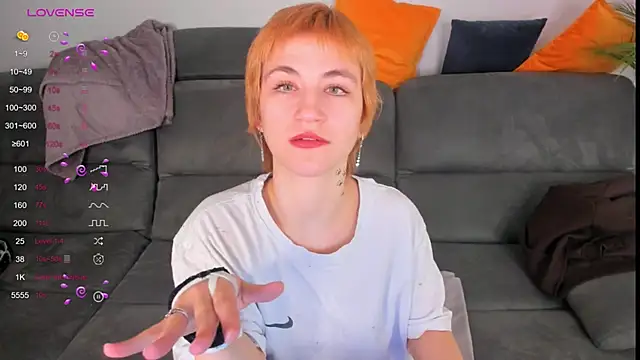 AutumnWhisper online show from March 4, 2026, 9:00 pm