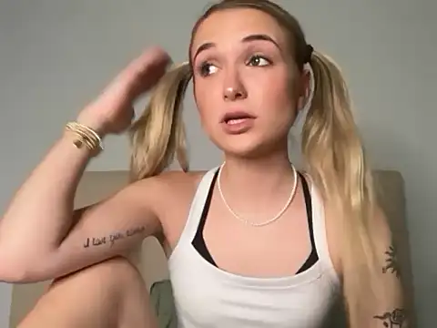 Snapshot of kelseyblu chatting on February 12, 2026, 1:27 am kelseyblu online show from February 12, 2026, 1:27 am