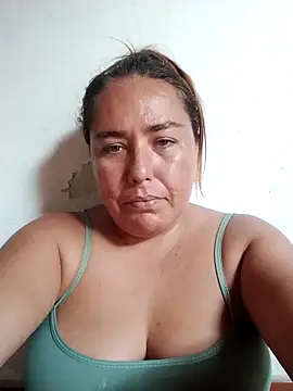 Snapshot of hot_girl_full chatting on April 14, 2026, 3:50 pm hot girl full online show from April 14, 2026, 3:50 pm