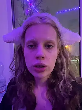 Maxine gold online show from February 27, 2026, 8:08 pm