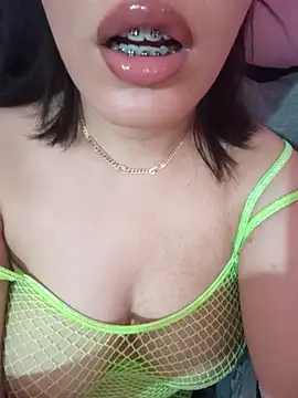 kamilia sexyy online show from April 16, 2026, 9:04 pm