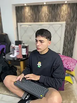 Snapshot of Samu_Hott chatting on February 23, 2026, 8:09 pm Samu Hott online show from February 23, 2026, 8:09 pm