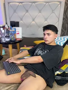 Samu Hott online show from March 8, 2026, 2:04 am