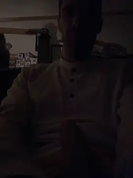 Snapshot of tommattsonn chatting on May 2, 2026, 9:47 am tommattsonn online show from May 2, 2026, 9:47 am