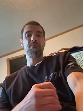 Snapshot of tommattsonn chatting on May 12, 2026, 8:15 pm tommattsonn online show from May 12, 2026, 8:15 pm