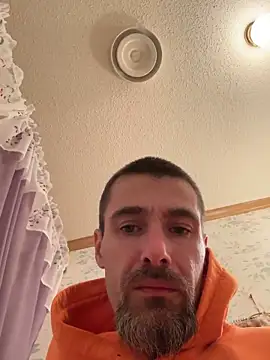 Snapshot of tommattsonn chatting on April 22, 2026, 3:52 pm tommattsonn online show from April 22, 2026, 3:52 pm