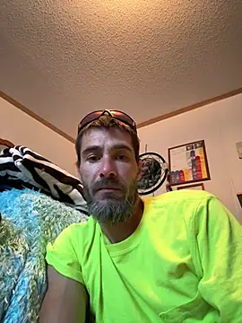 Snapshot of tommattsonn chatting on June 7, 2026, 10:48 pm tommattsonn online show from June 7, 2026, 10:48 pm