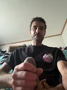 Snapshot of tommattsonn chatting on June 25, 2026, 8:47 pm tommattsonn online show from June 25, 2026, 8:47 pm