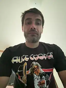 Snapshot of tommattsonn chatting on July 5, 2026, 5:42 pm tommattsonn online show from July 5, 2026, 5:42 pm