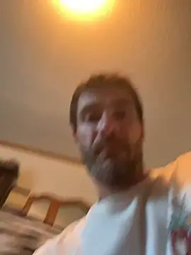 Snapshot of tommattsonn chatting on July 3, 2026, 9:54 pm tommattsonn online show from July 3, 2026, 9:54 pm