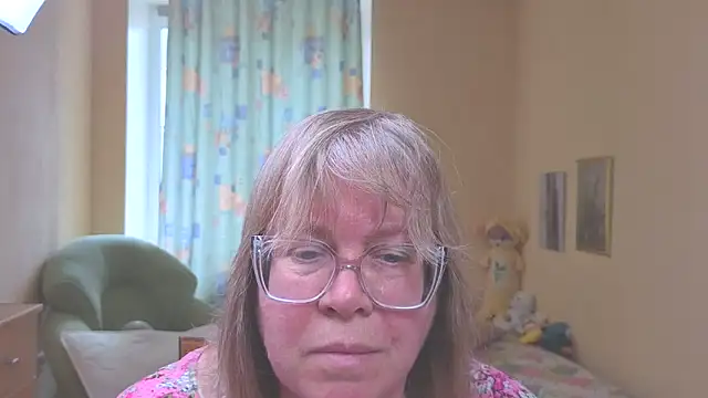 Emma Eclipsee online show from May 17, 2026, 11:32 am