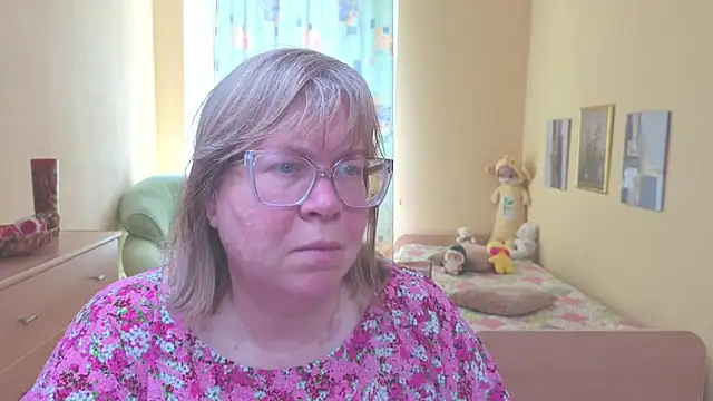 Emma Eclipsee online show from May 16, 2026, 10:14 am