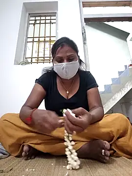 Snapshot of Tamil_Hot_Nisha chatting on February 25, 2026, 5:13 pm Tamil Hot Nisha online show from February 25, 2026, 5:13 pm