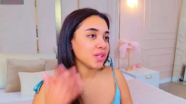 Snapshot of Luna_Cortier chatting on March 3, 2026, 5:36 am Luna Cortier online show from March 3, 2026, 5:36 am