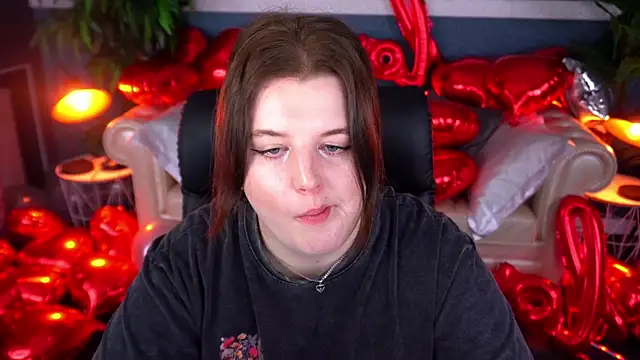 Snapshot of KristiFoxy chatting on February 4, 2026, 1:28 pm KristiFoxy online show from February 4, 2026, 1:28 pm