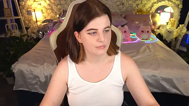 KristiFoxy online show from May 20, 2026, 12:24 pm