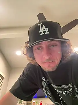 Snapshot of xxlivecouple chatting on March 1, 2026, 6:35 am xxlivecouple online show from March 1, 2026, 6:35 am