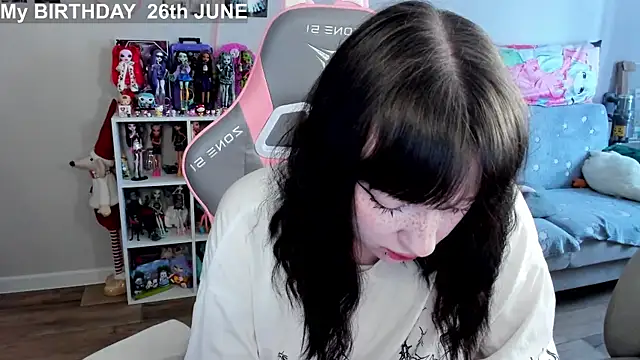 Snapshot of MollysLand chatting on June 22, 2026, 9:06 am MollysLand online show from June 22, 2026, 9:06 am