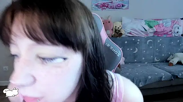 Snapshot of MollysLand chatting on July 24, 2026, 9:16 am MollysLand online show from July 24, 2026, 9:16 am