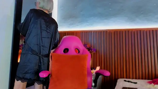 miss monserrate01 online show from March 21, 2026, 1:15 pm