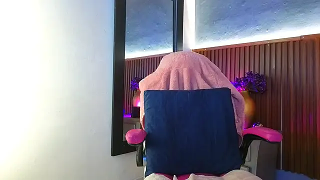 Snapshot of miss_monserrate01 chatting on February 25, 2026, 1:11 pm miss monserrate01 online show from February 25, 2026, 1:11 pm