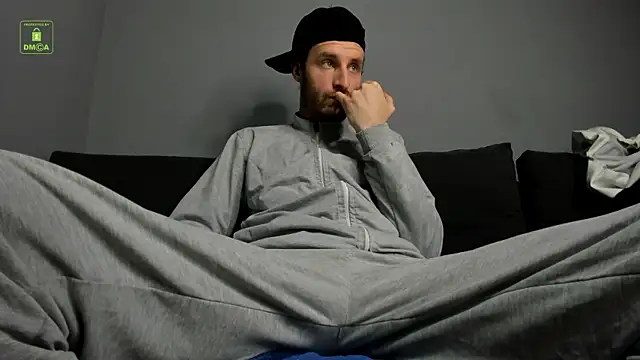 Snapshot of Deymond_Russo chatting on March 1, 2026, 12:38 pm Deymond Russo online show from March 1, 2026, 12:38 pm