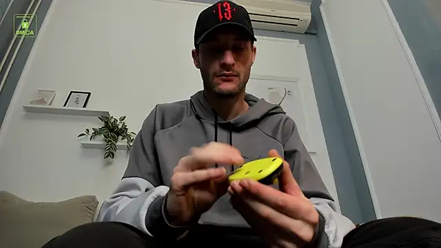 Snapshot of Deymond_Russo chatting on February 27, 2026, 5:24 pm Deymond Russo online show from February 27, 2026, 5:24 pm