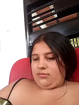 Snapshot of Salome_Vivas chatting on May 3, 2026, 5:49 pm Salome Vivas online show from May 3, 2026, 5:49 pm
