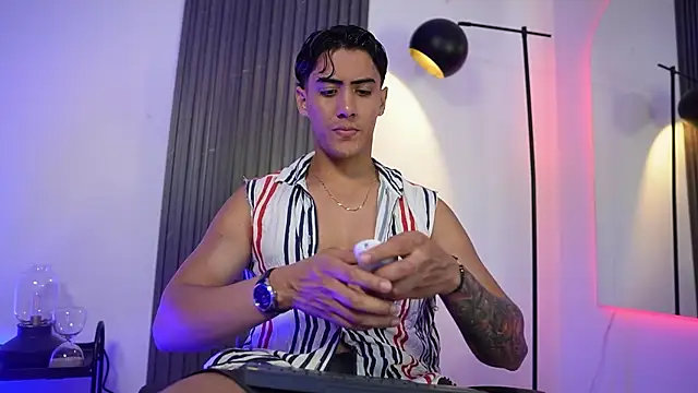 TaylerCross  online show from February 8, 2026, 7:11 pm