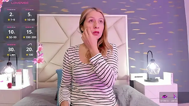 Snapshot of AlexaFoxx_ chatting on February 20, 2026, 6:32 pm AlexaFoxx online show from February 20, 2026, 6:32 pm